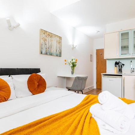 Clarges- Hsk Suites Лондон Экстерьер фото