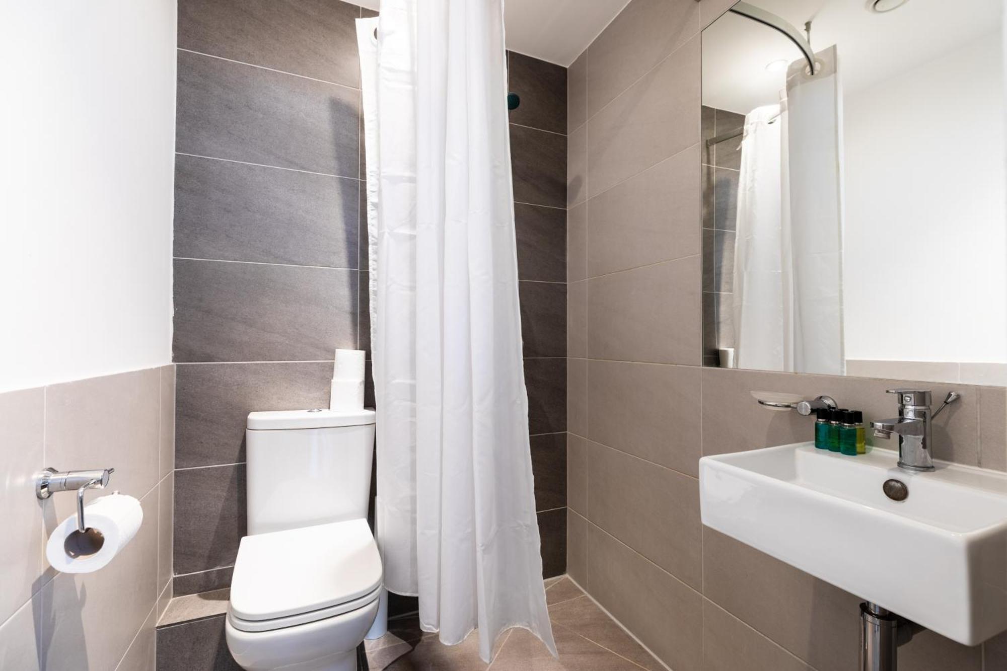 Clarges- Hsk Suites Лондон Экстерьер фото
