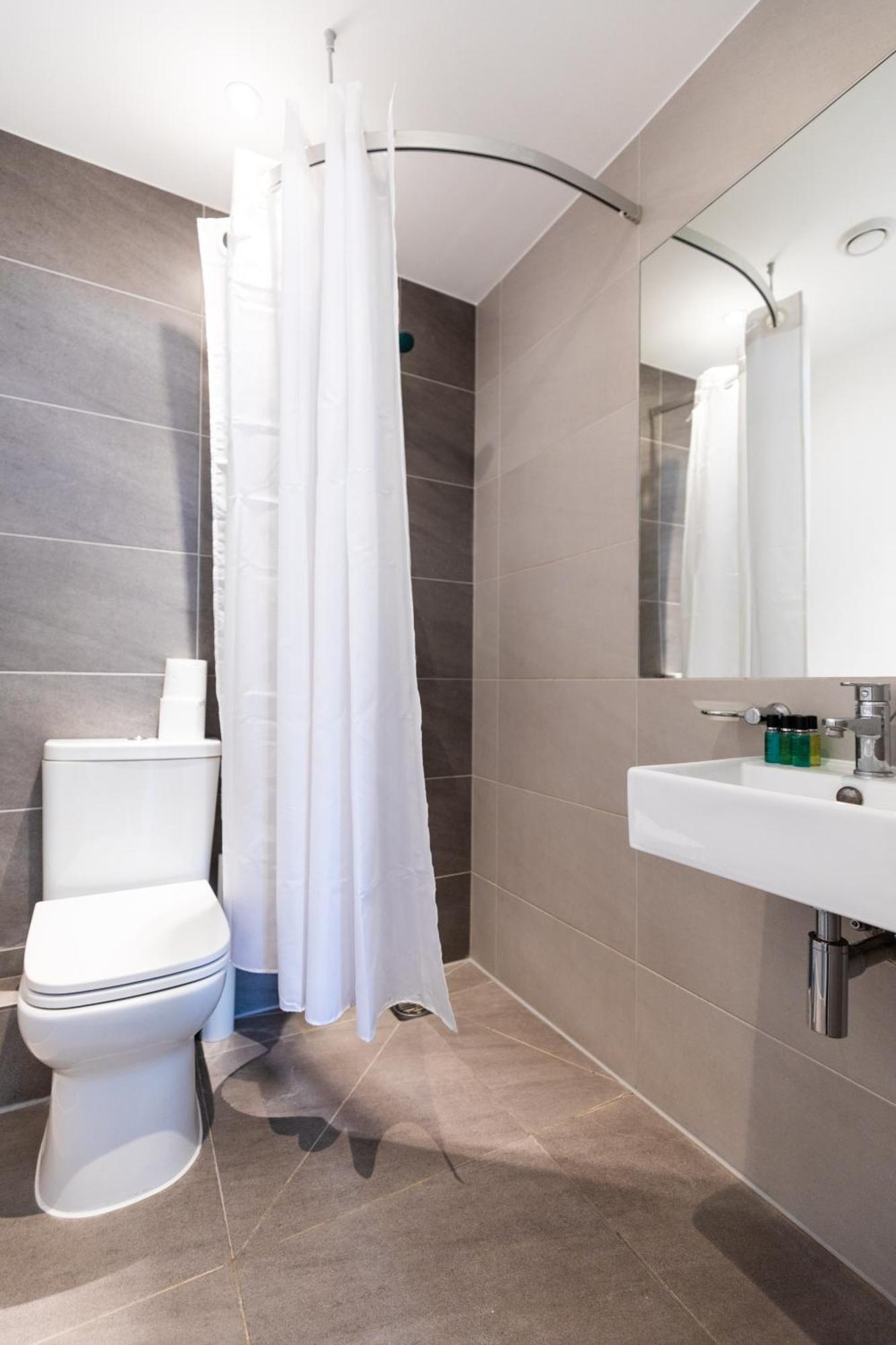 Clarges- Hsk Suites Лондон Экстерьер фото