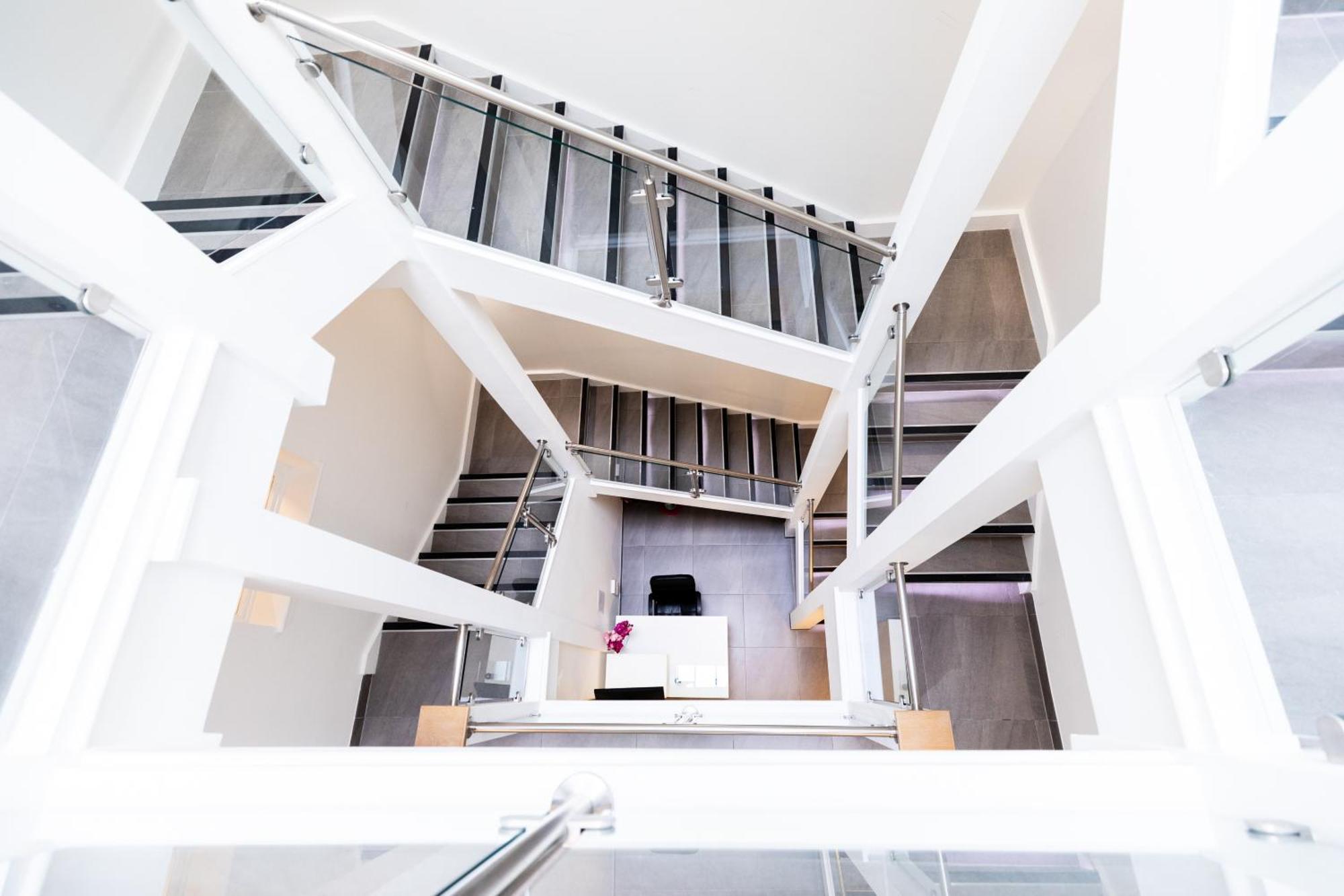 Clarges- Hsk Suites Лондон Экстерьер фото