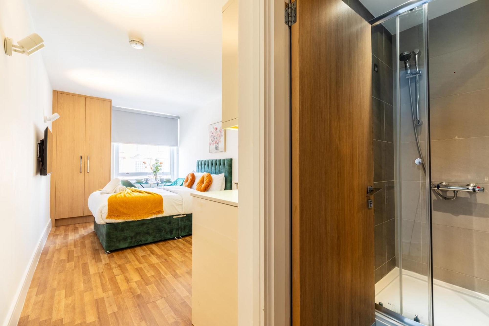 Clarges- Hsk Suites Лондон Экстерьер фото